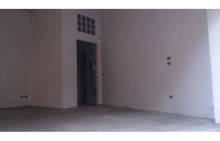 negozio in vendita a Mariano Comense