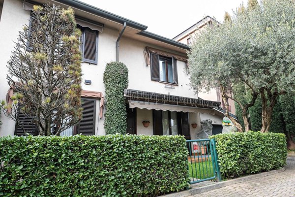 casa indipendente in vendita a Mariano Comense