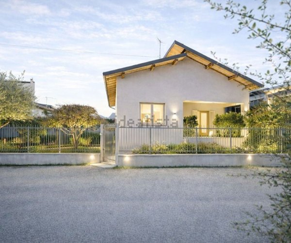 casa indipendente in vendita a Mariano Comense