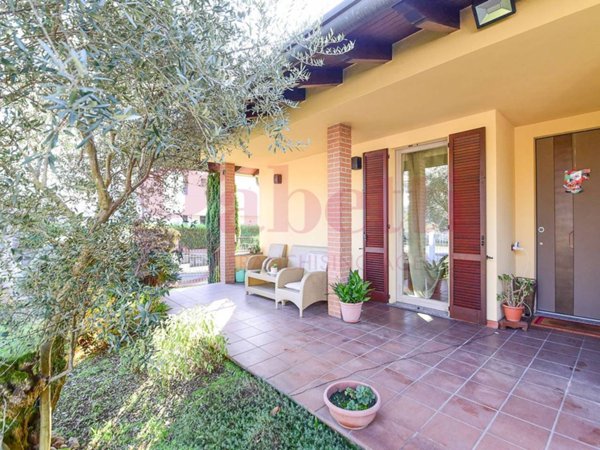 casa indipendente in vendita a Mariano Comense