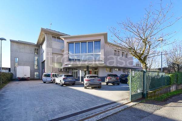 capannone in vendita a Mariano Comense