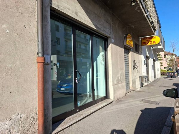 negozio in vendita a Mariano Comense