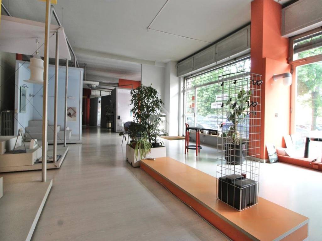 negozio in vendita a Mariano Comense