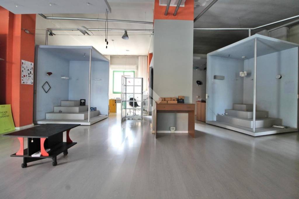 negozio in vendita a Mariano Comense