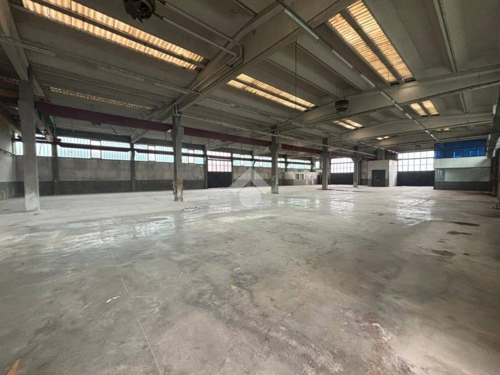 capannone in vendita a Mariano Comense