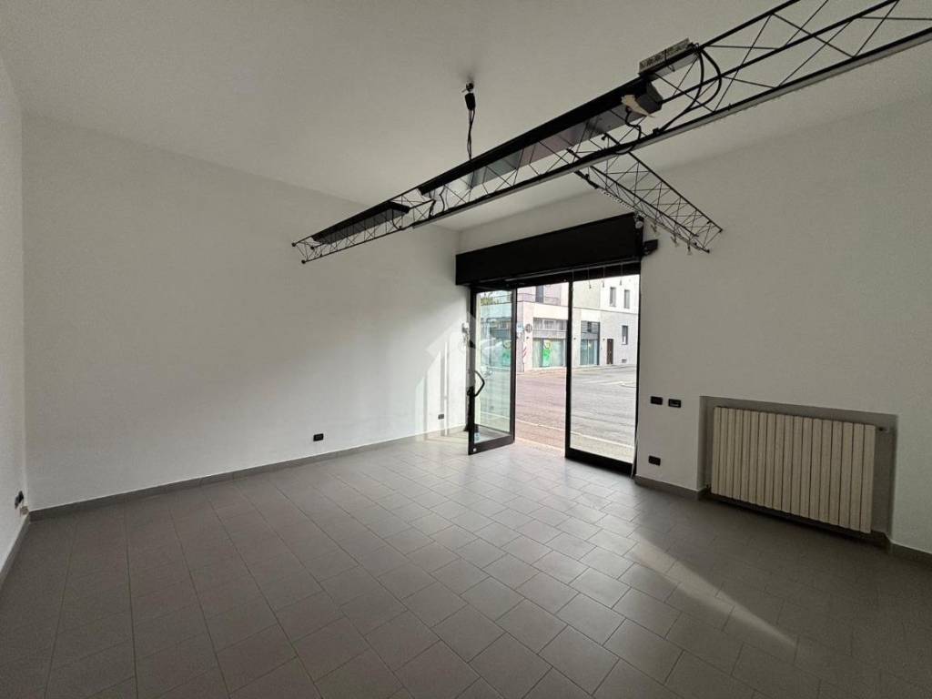 negozio in vendita a Mariano Comense