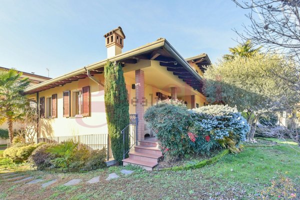 casa indipendente in vendita a Mariano Comense