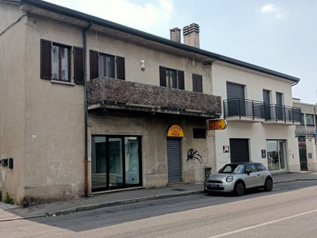 negozio in vendita a Mariano Comense