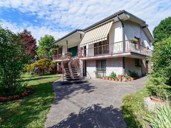 casa indipendente in vendita a Mariano Comense
