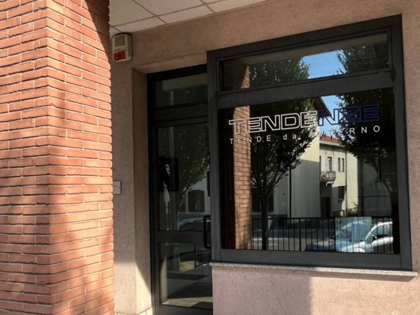 negozio in vendita a Mariano Comense