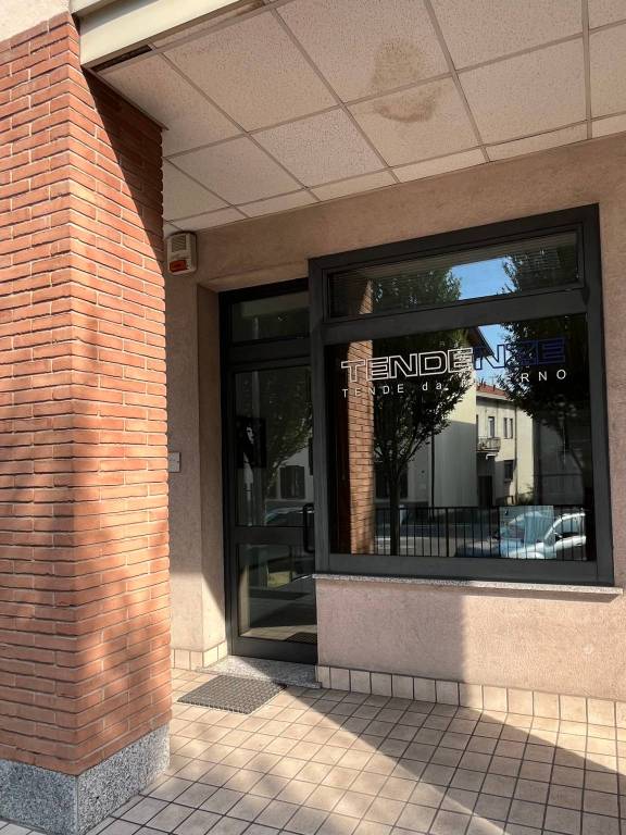 negozio in vendita a Mariano Comense