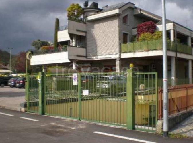 locale commerciale in vendita a Mariano Comense