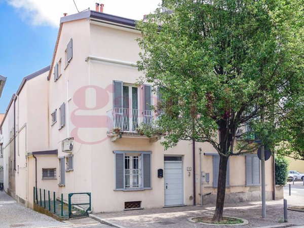 casa indipendente in vendita a Mariano Comense