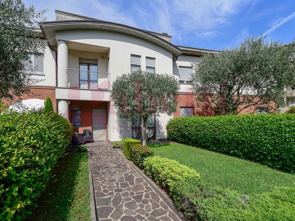 casa indipendente in vendita a Mariano Comense