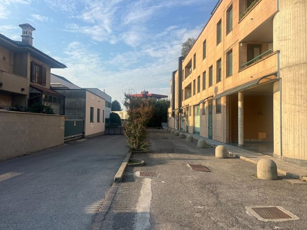 locale di sgombero in vendita a Mariano Comense