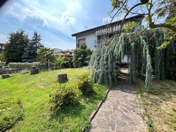 casa indipendente in vendita a Mariano Comense
