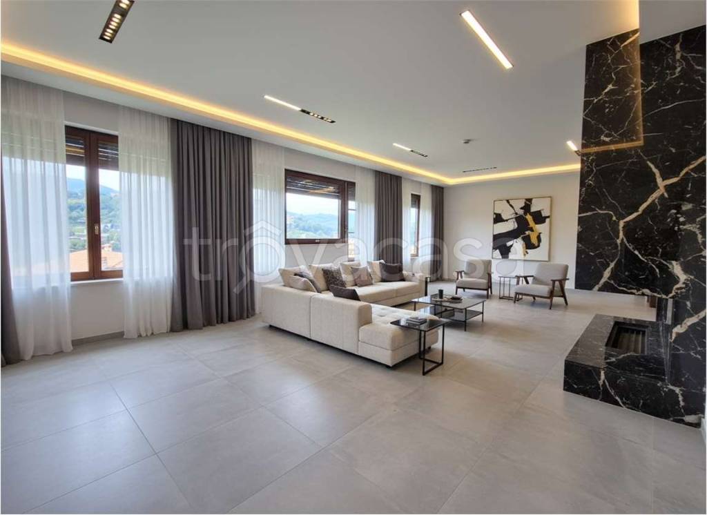 casa indipendente in vendita a Maslianico