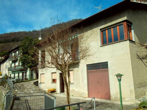 casa indipendente in vendita a Maslianico