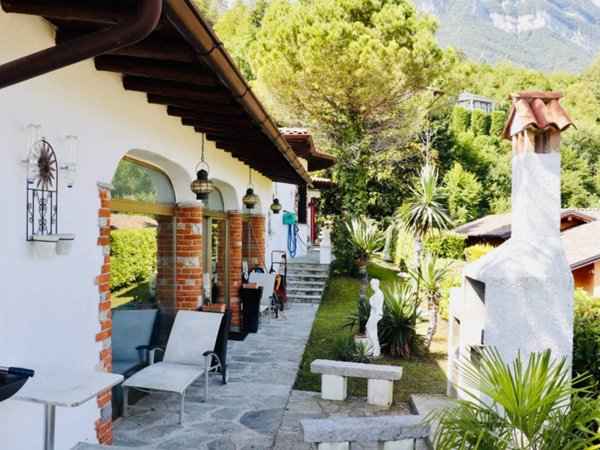 casa indipendente in vendita a Menaggio