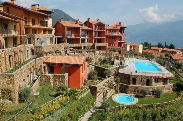 casa indipendente in vendita a Menaggio