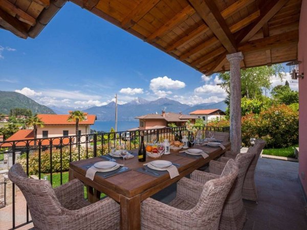 casa indipendente in vendita a Menaggio
