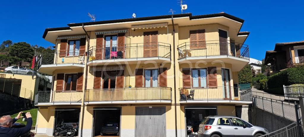 appartamento in vendita a Menaggio in zona Loveno