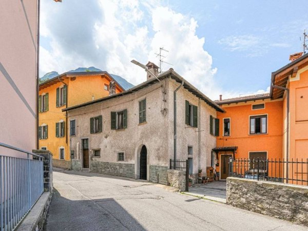 appartamento in vendita a Menaggio in zona Croce