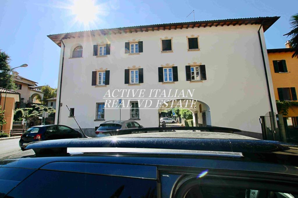 casa indipendente in vendita a Menaggio in zona Fossato