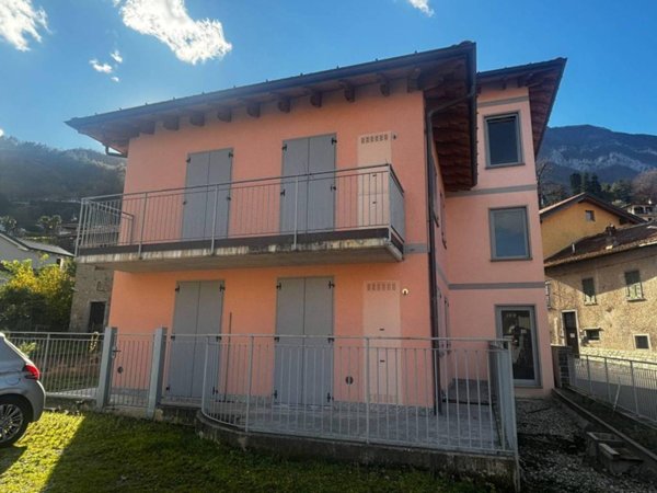 intera palazzina in vendita a Menaggio in zona Croce