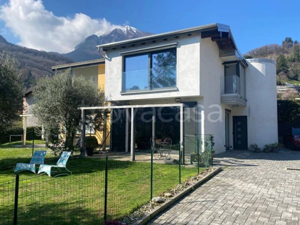 casa indipendente in vendita a Menaggio