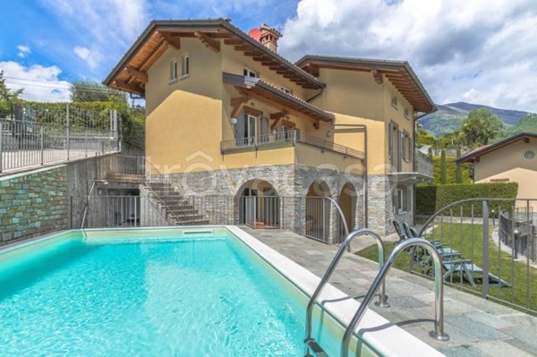 casa indipendente in vendita a Menaggio in zona Nobiallo