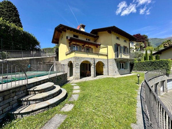 casa indipendente in vendita a Menaggio in zona Loveno