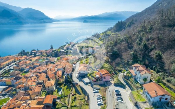 casa indipendente in vendita a Menaggio