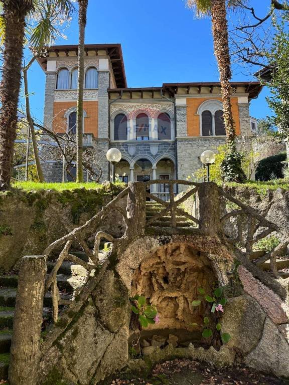 casa indipendente in vendita a Menaggio