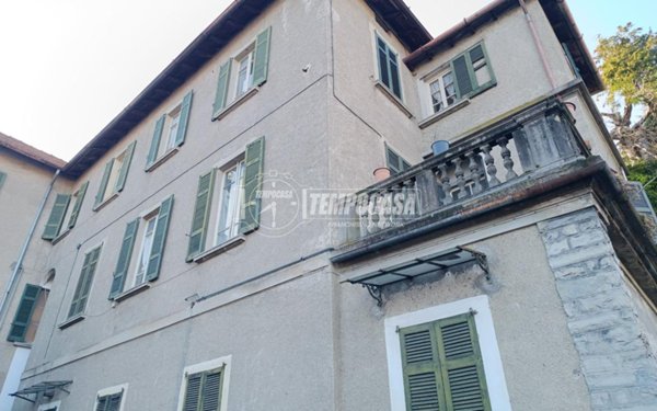 casa indipendente in vendita a Menaggio