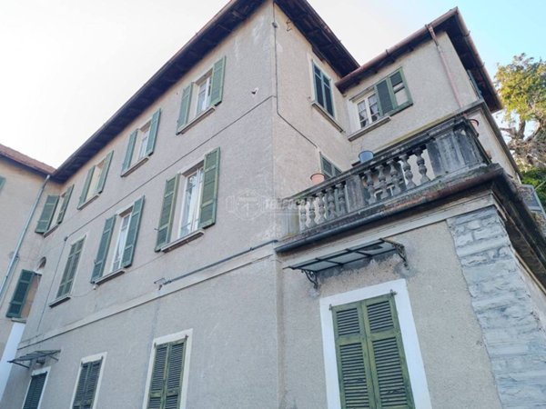 casa indipendente in vendita a Menaggio