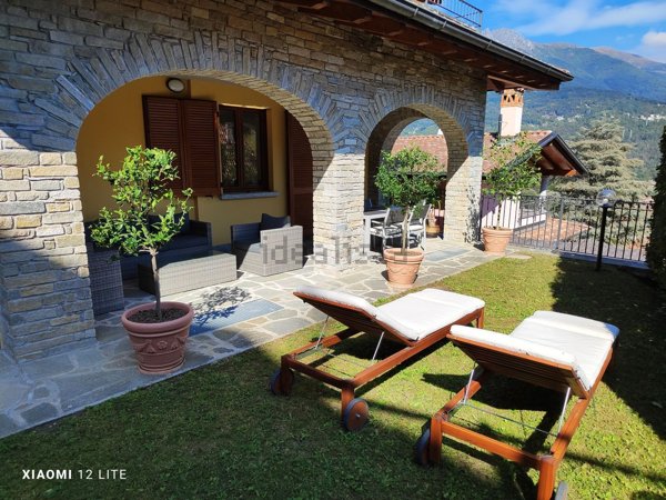 casa indipendente in vendita a Menaggio