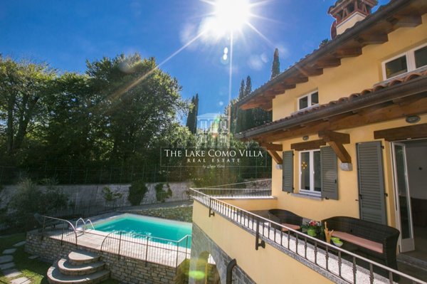casa indipendente in vendita a Menaggio