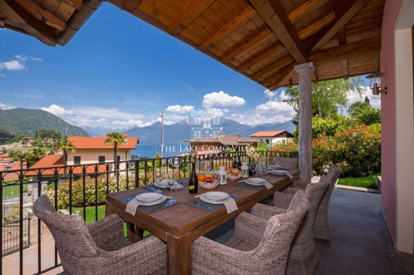 casa indipendente in vendita a Menaggio in zona Loveno