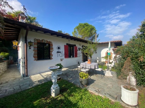 casa indipendente in vendita a Menaggio