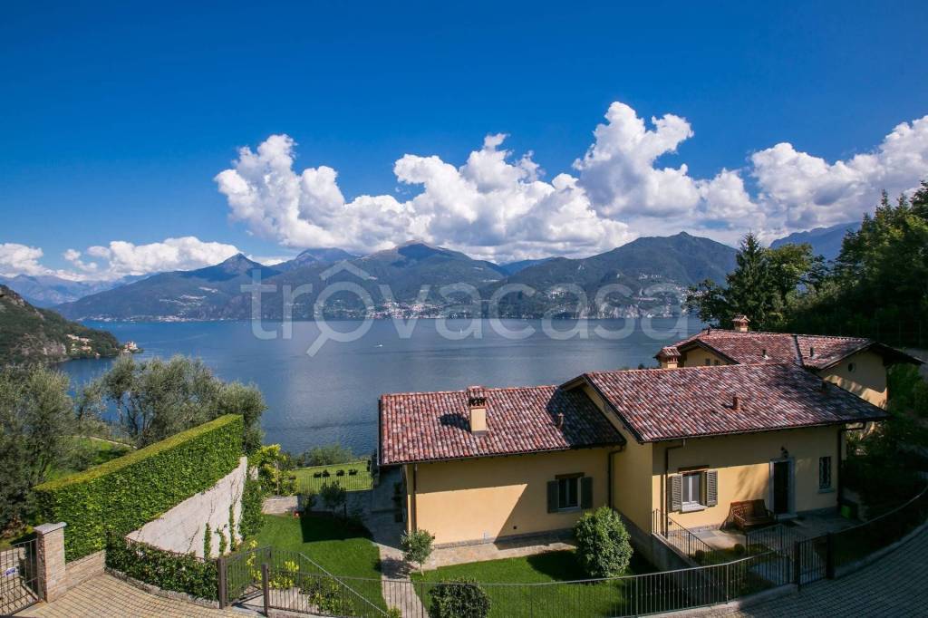 casa indipendente in vendita a Menaggio in zona Loveno