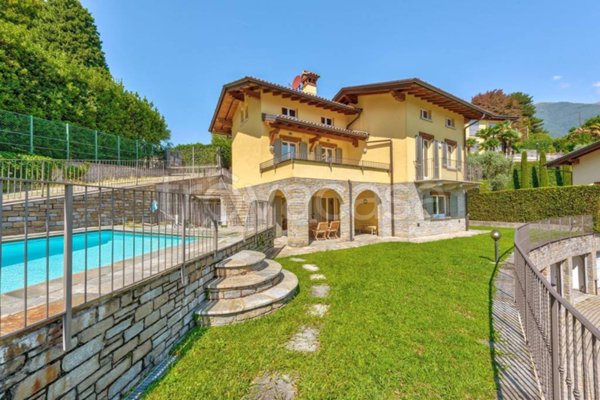 casa indipendente in vendita a Menaggio in zona Loveno