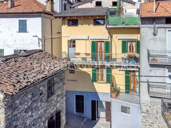 casa indipendente in vendita a Menaggio
