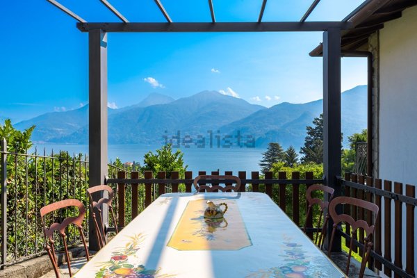 casa indipendente in vendita a Menaggio