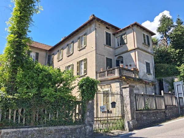 casa indipendente in vendita a Menaggio