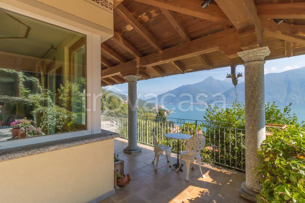 casa indipendente in vendita a Menaggio