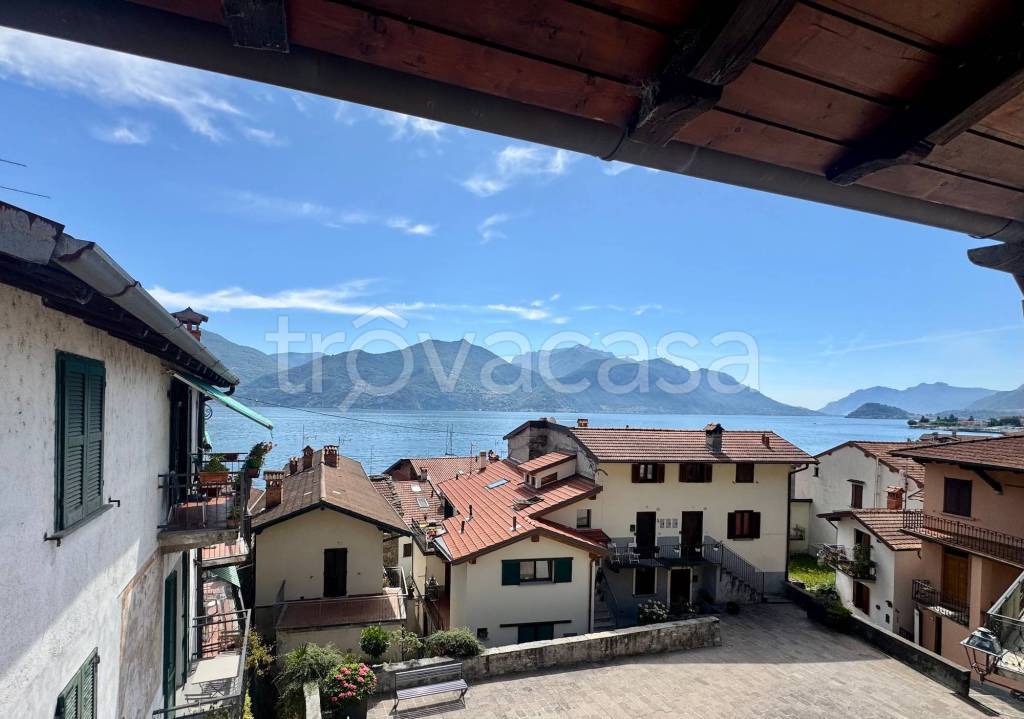 casa indipendente in vendita a Menaggio in zona Nobiallo