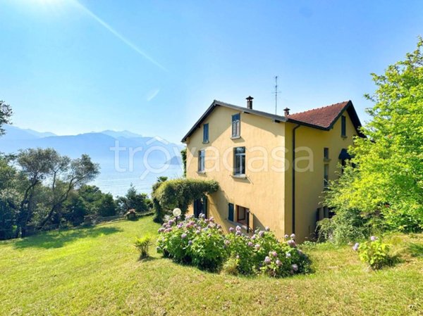 casa indipendente in vendita a Menaggio