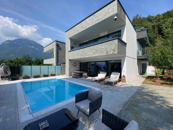 casa indipendente in vendita a Menaggio