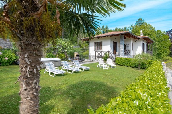 casa indipendente in vendita a Menaggio in zona Croce